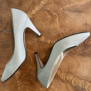 Caressa Beige Linen Vintage Pointy Toe Mid-Heel Pump 3.5” Leather Soles Size 7M